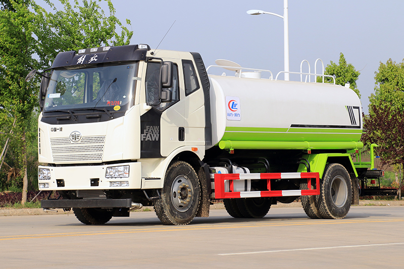 國(guó)六14方解放灑水車(chē)
