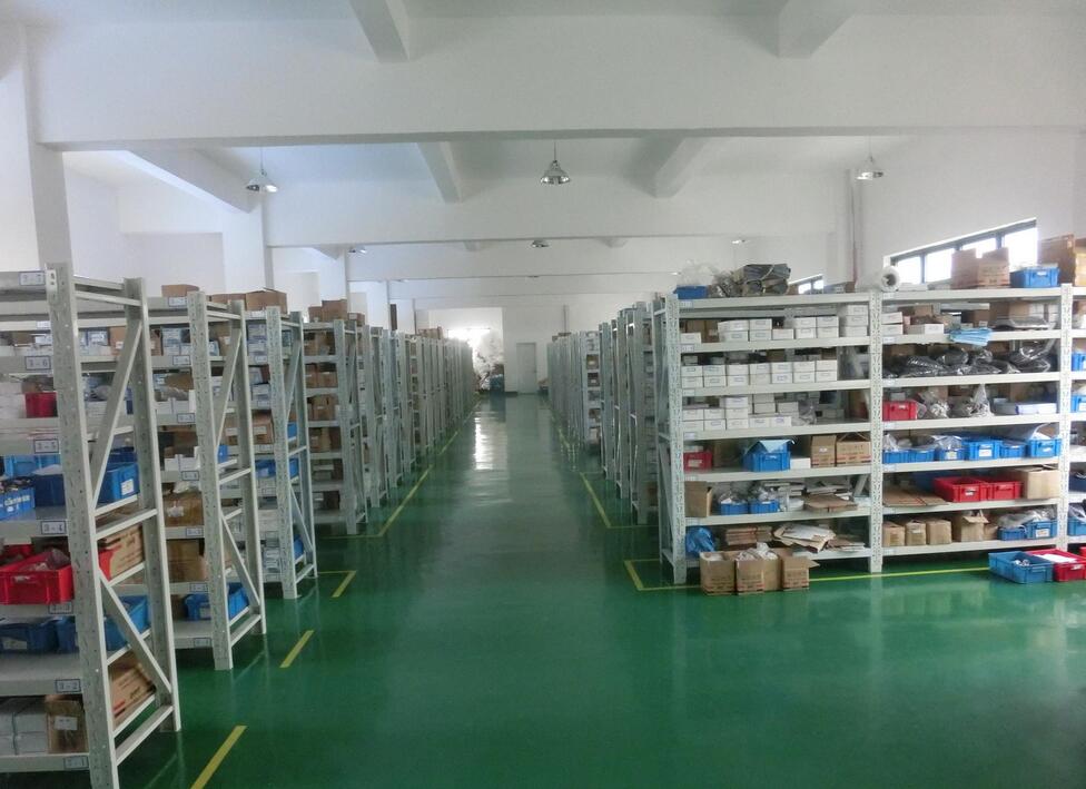 四川照明設(shè)備廠倉(cāng)庫(kù)風(fēng)采 四川照明設(shè)備廠倉(cāng)庫(kù)風(fēng)采