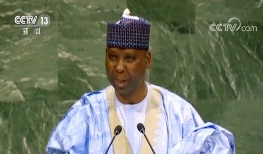 第74届联合国大会花絮:环保灯光秀 总统爱自拍 第74届联合国大会花絮:环保灯光秀 总统爱自拍